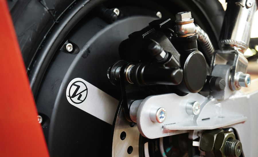 hydrauliska bromssystem används idag hos alltifrån bilar till motorcyklar och vanliga cyklar samt mer därtill det är av stor vikt att dessa system luftas om man byter ut rör slangar och dylikt